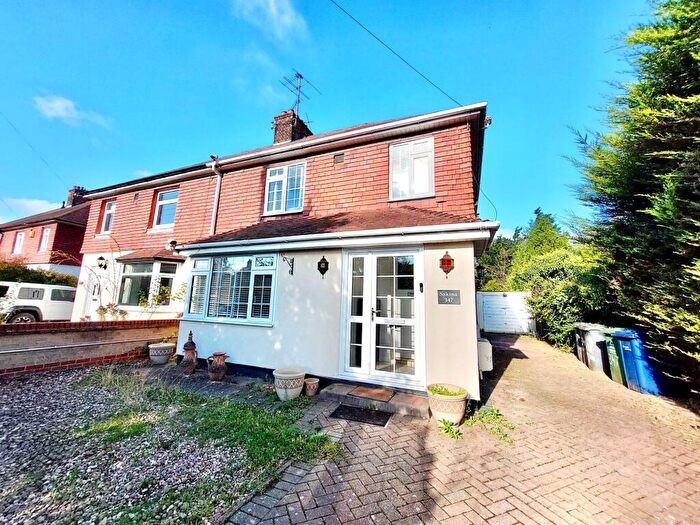 3 Bedroom Semi Detached House To Rent In Milton Road, Cambridge, CB4