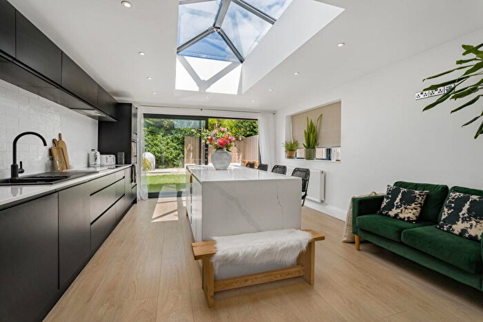 3 Bedroom Semi-Detached House For Sale In Stanton Road, Mitton, Tewkesbury, GL20