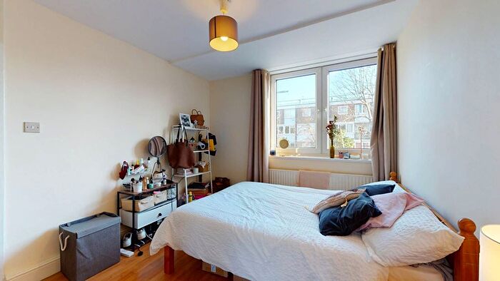 3 Bedroom Flat To Rent In Birdhurst Rd, London, Colliers Wood, London, SW19