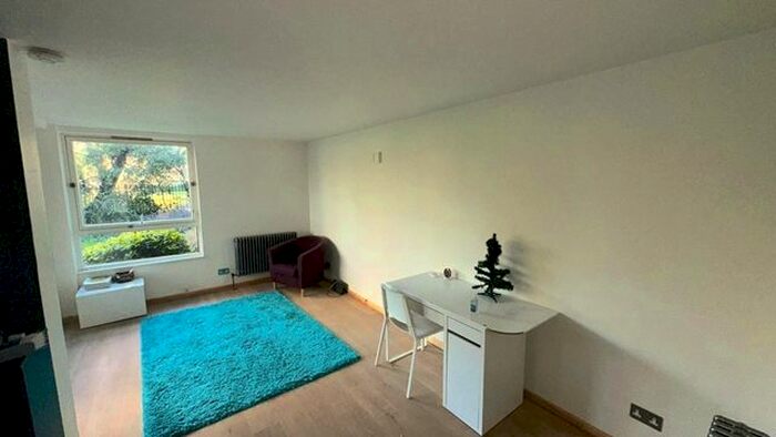 1 Bedroom Flat To Rent In Stockhurst Close, Putney, London, SW15