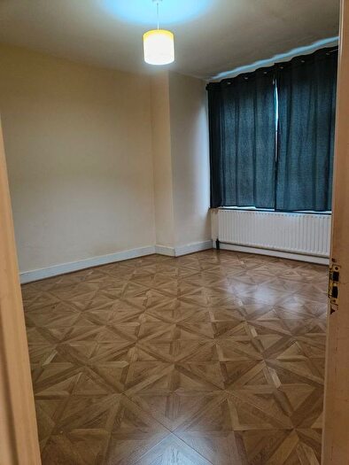 4 Bedroom Terraced House To Rent In Robinson Road, Colliers Wood, London, SW17