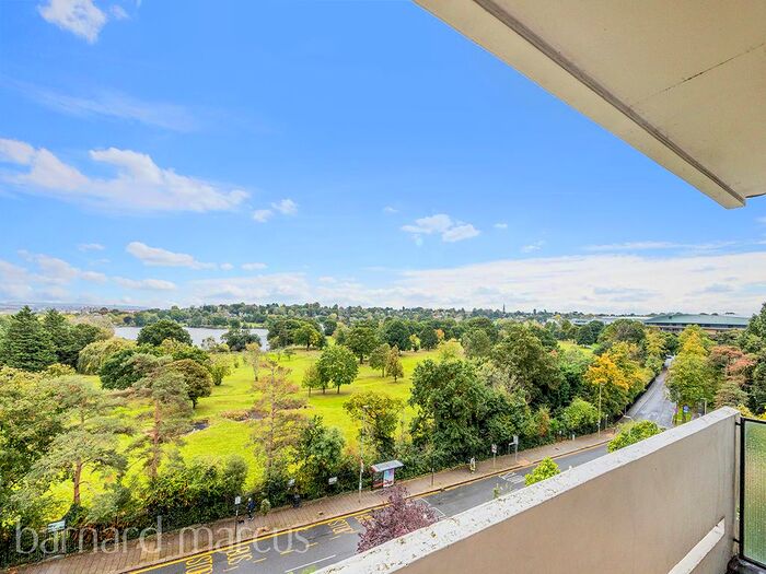 3 Bedroom Flat To Rent In Wimbledon Park Road, London, SW19