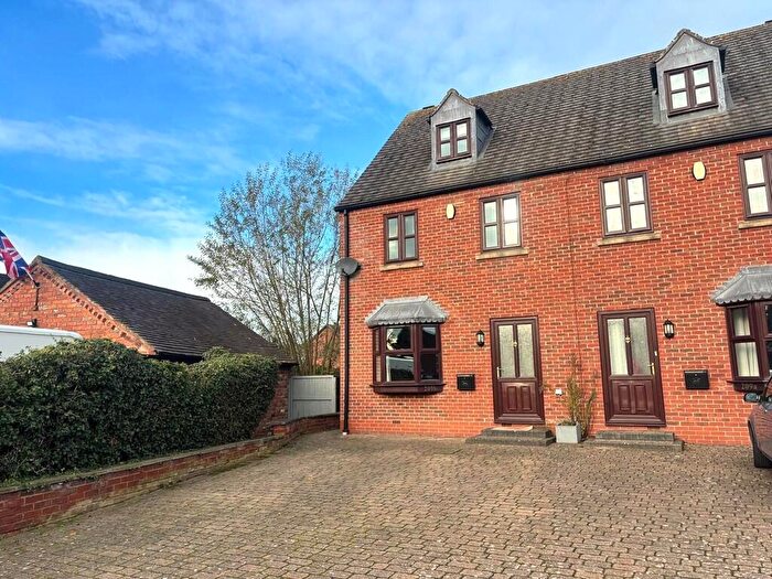 3 Bedroom Semi Detached House To Rent In Linton Heath, Linton, DE12