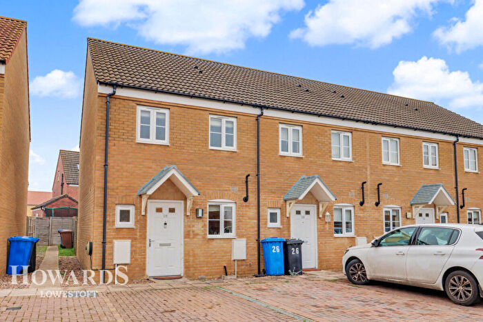 2 Bedroom End Of Terrace House For Sale In Lupton Close, Oulton Broad, NR32