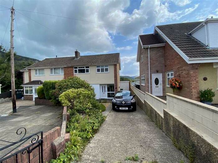 Houses for sale & to rent in CF44 0AG, Canal Road, Cwmbach Aberdare
