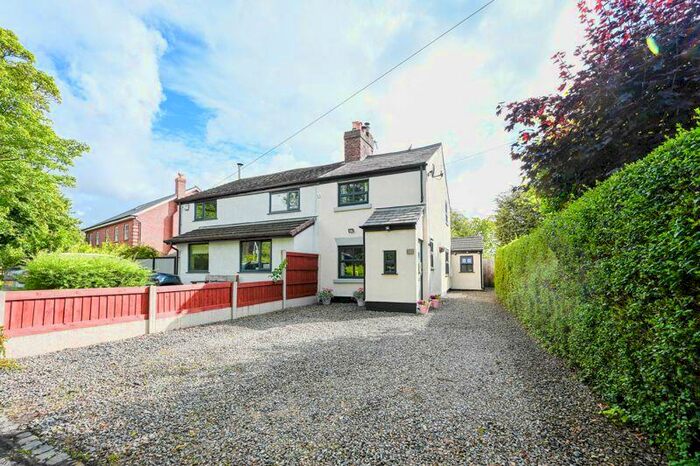 3 Bedroom Semi-Detached House For Sale In Barrow Nook Lane, Bickerstaffe, L39