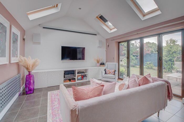 4 Bedroom Detached House For Sale In Avon Close, Bromsgrove, Worcestershire, B60