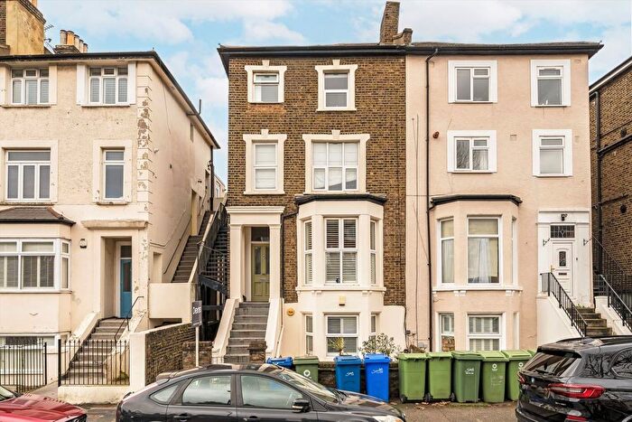 2 Bedroom Flat For Sale In Lordship Lane, East Dulwich, SE22