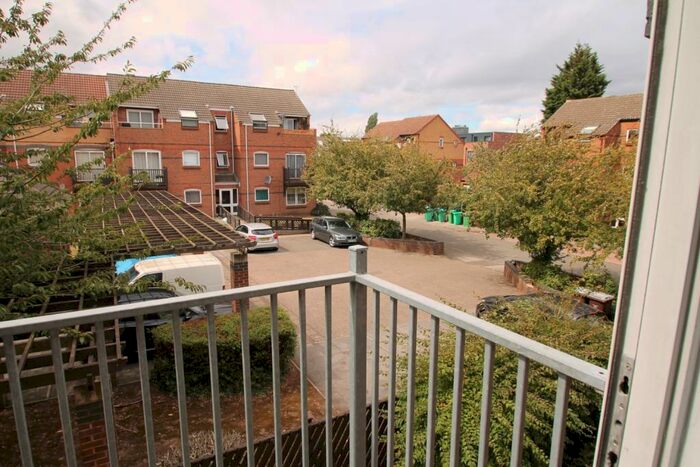 2 Bedroom Flat To Rent In Barrique Road, Dunkirk, Nottingham, NG7