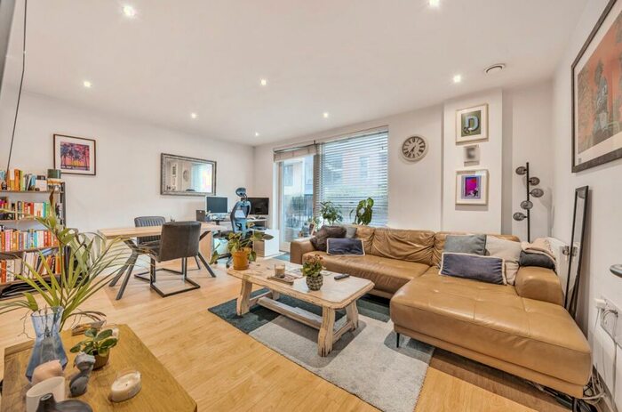 1 Bedroom Flat To Rent In Edmund Street London, SE5