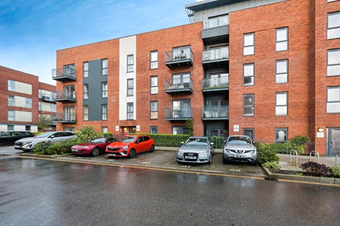 1 Bedroom Apartment For Sale In John Thornycroft Road, Southampton, SO19