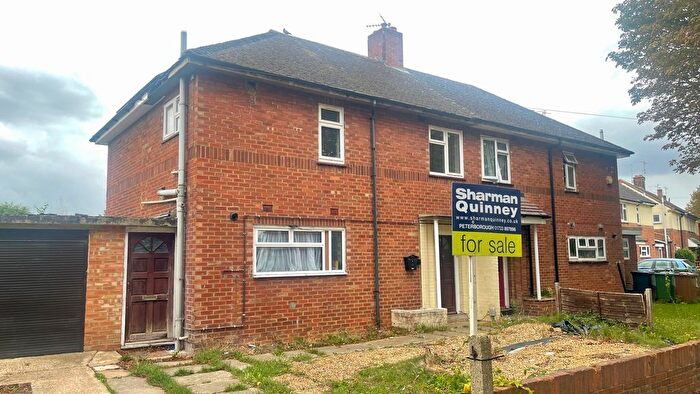 3 Bedroom Semi-Detached House For Sale In Chestnut Avenue, Peterborough, PE1