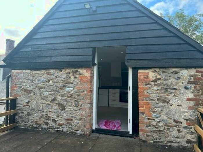 1 Bedroom Flat To Rent In Meriden House, Honiton, EX14
