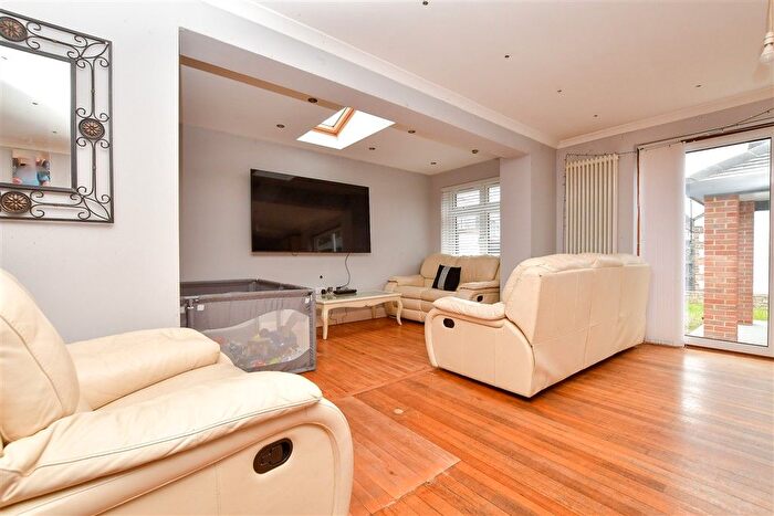 3 Bedroom Detached House For Sale In Wickham Road, Shirley, Croydon, Surrey, CR0