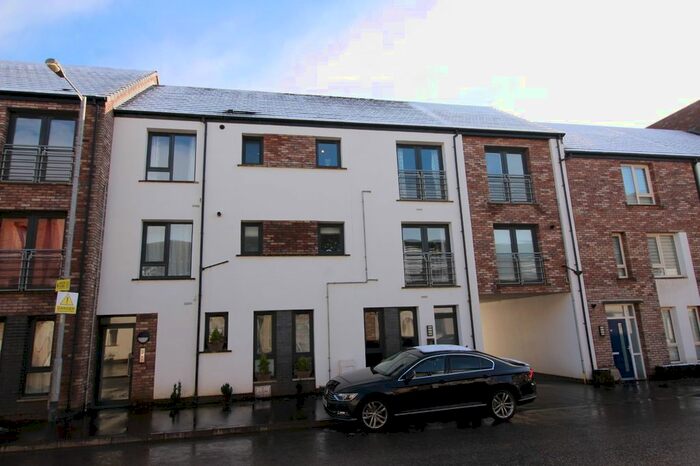 1 Bedroom Flat For Sale In Woodbrook Avenue, Lisburn, County Antrim, BT28