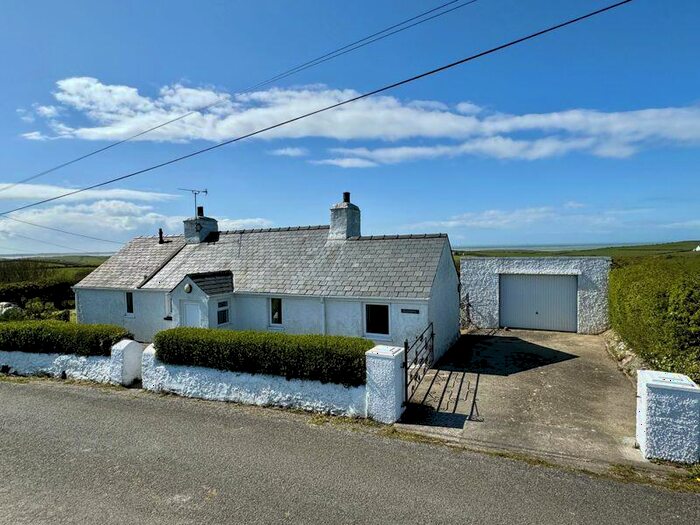 2 Bedroom Cottage For Sale In Llanfaethlu, LL65