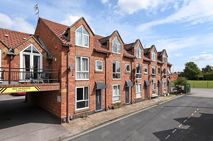 2 Bedroom Flat For Sale In Escrick Street, Fishergate, York, YO10