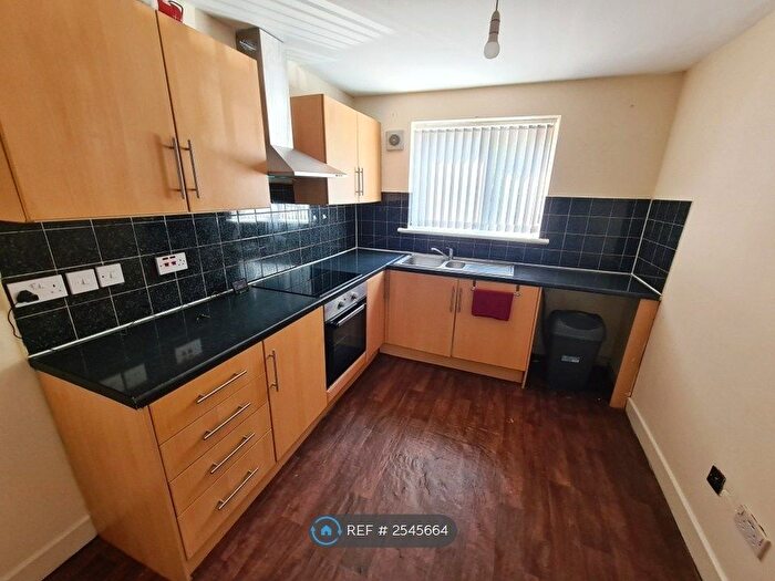 2 Bedroom Flat To Rent In Alderwood Avenue, Liverpool, L24