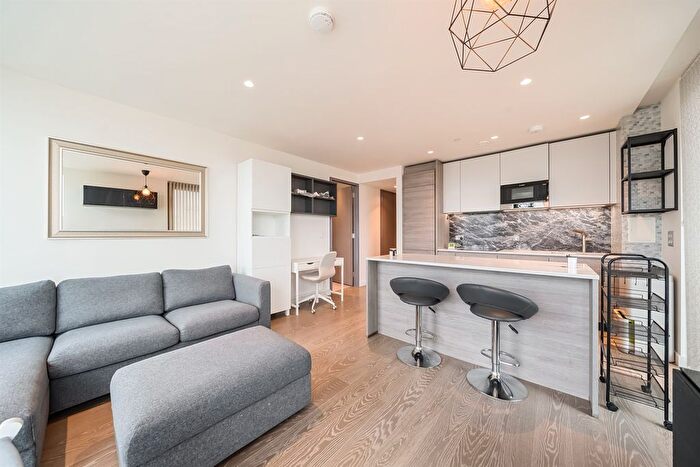 2 Bedroom Flat To Rent In The Lighterman, Pilot Walk, Lower Riverside, Greenwich Peninsula, SE10
