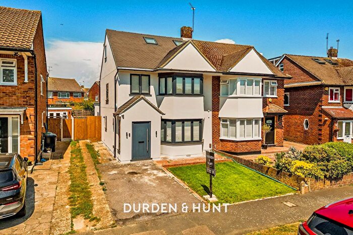 4 Bedroom Semi-Detached House For Sale In Onslow Gardens, Ongar, CM5