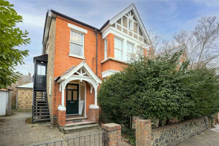 3 Bedroom Maisonette To Rent In Curzon Road, Muswell Hill, London, N10