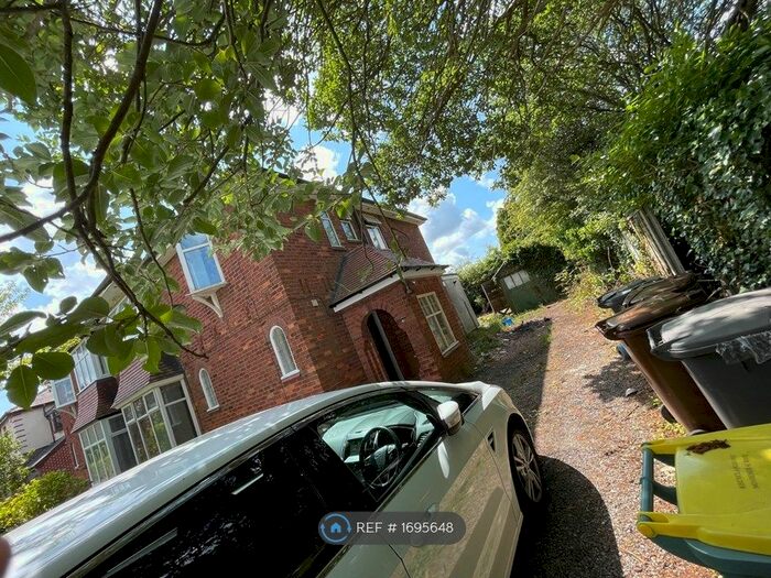 4 Bedroom Semi-Detached House To Rent In Brooklands Avenue, Preston, PR2