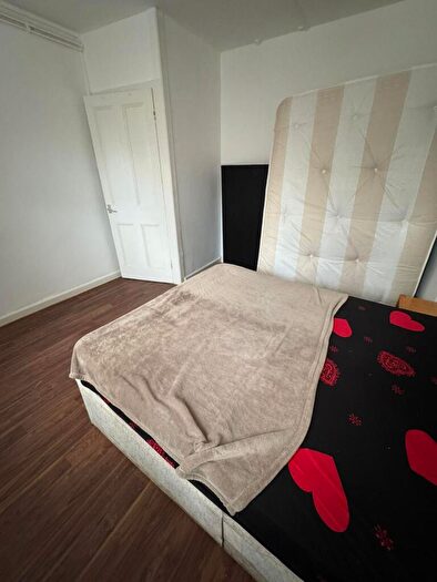 2 Bedroom Flat To Rent In Addison Way, London, NW11
