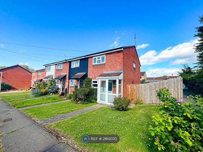 2 Bedroom End Of Terrace House To Rent In The Foxgloves, Billericay, CM12