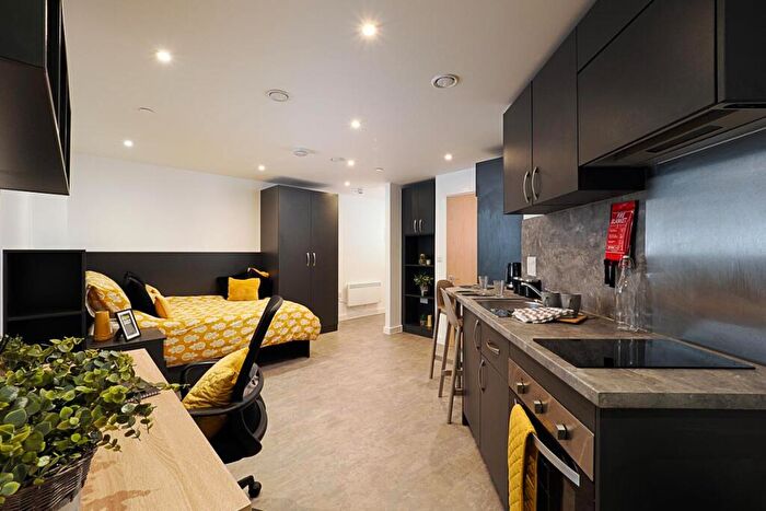 Flat To Rent In St. Peters Street, Canterbury, CT1