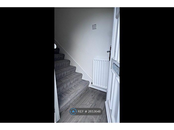 3 Bedroom Flat To Rent In Loch Road, Chapelhall, Airdrie, ML6