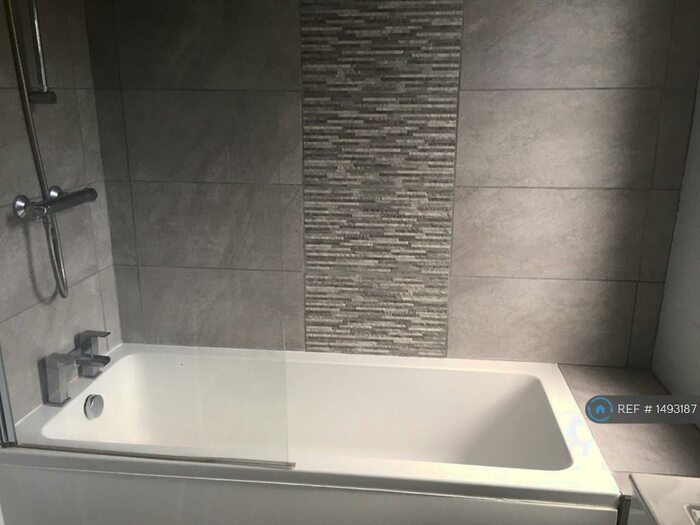 3 Bedroom Semi-Detached House To Rent In Highfield Road, Birkenhead, CH42