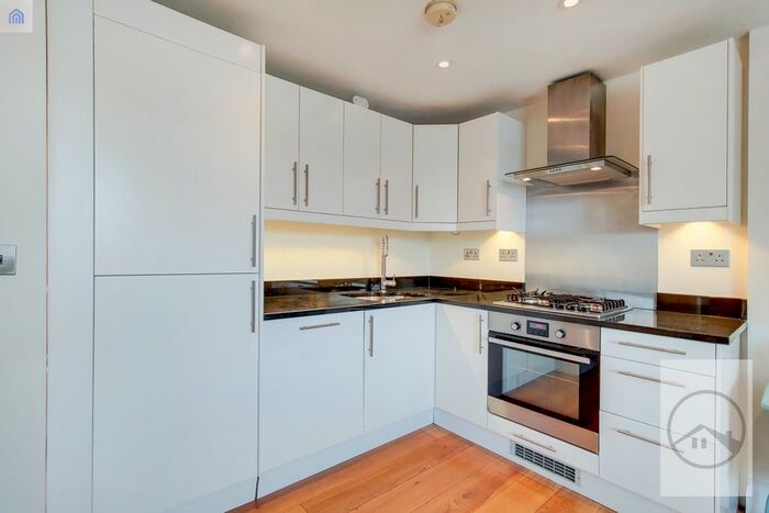 2 Bedroom Flat To Rent In Northcote Road, London, SW11