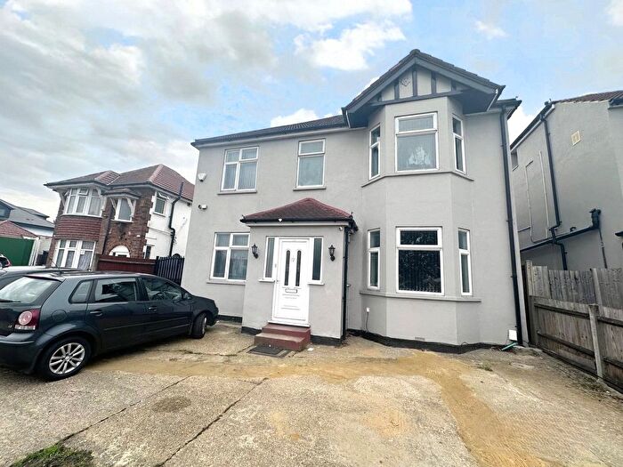 1 Bedroom Detached House To Rent In Uxbridge Road, Hayes, Greater London, UB4