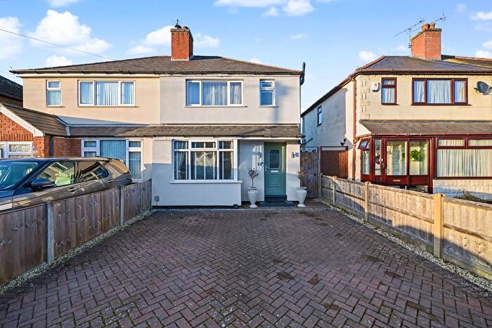 3 Bedroom Semi Detached House For Sale In Balcombe Road, Hillmorton, Rugby, CV22