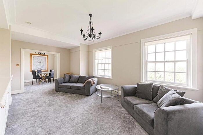 2 Bedroom Flat To Rent In Ovington Court, Brompton Road, London, SW3