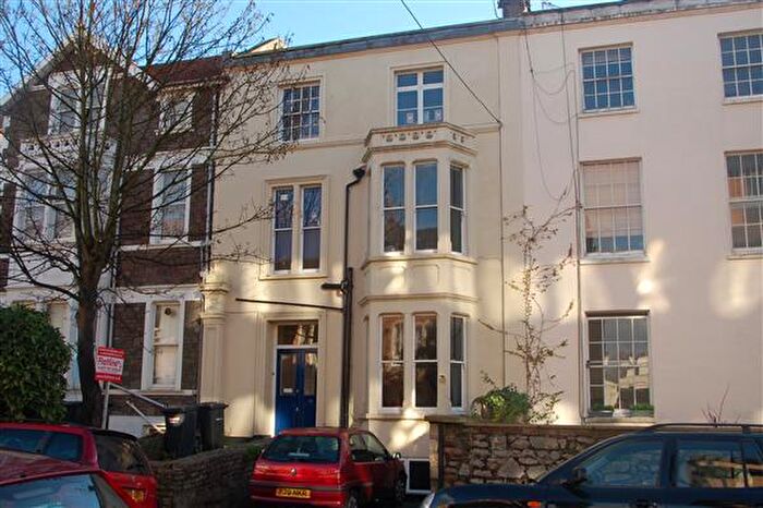 3 Bedroom Apartment To Rent In West Park - Gas & Electric Included, BS8