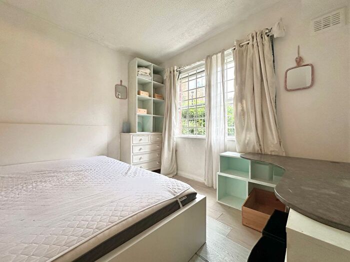 1 Bedroom Studio To Rent In Uverdale Road, London, SW10