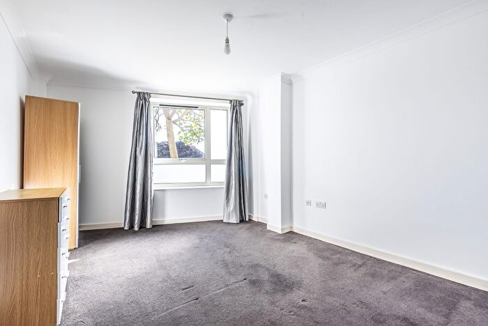 1 Bedroom Property To Rent In Westmoreland Road, Walworth, London, SE17