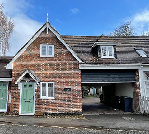 2 Bedroom Maisonette For Sale In Pangbourne, Berkshire - Walk To Shops, Amenities And Train Station To London & Oxford, RG8