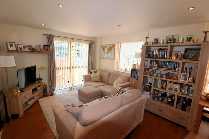 1 Bedroom Apartment For Sale In Canal Wharf, Waterfront Walk, Birmingham, B1