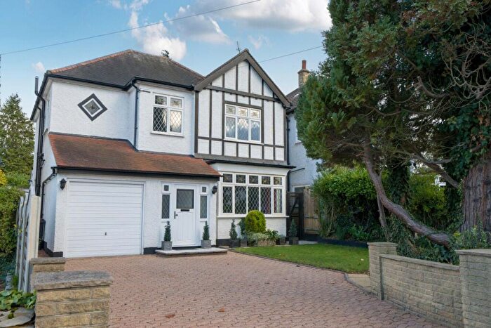 4 Bedroom Detached House For Sale In Hayes Lane, Hayes, Kent, BR2