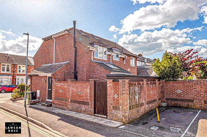 1 Bedroom End Of Terrace House For Sale In Melrose Close, Southsea, PO4