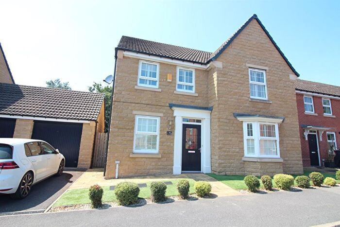 4 Bedroom Detached House For Sale In Park Road, Oulton, Leeds, LS26