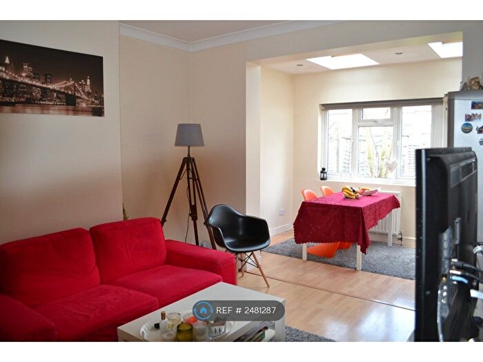 3 Bedroom Terraced House To Rent In Dalmeny Avenue, London, SW16