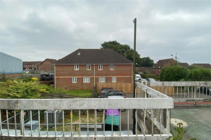 2 Bedroom Flat For Sale In Oak Green, Winchester Road, Four Marks, Alton, GU34