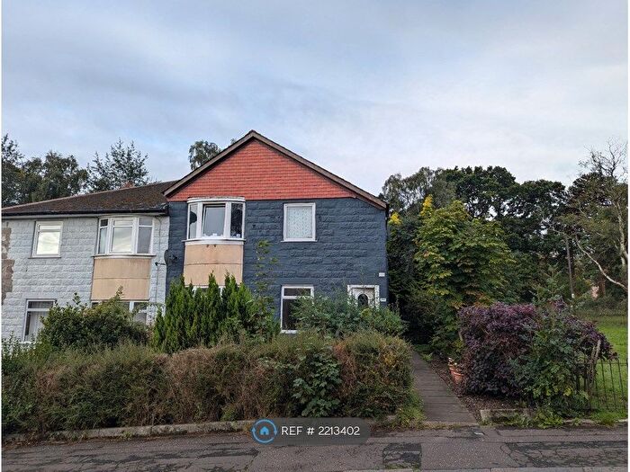 3 Bedroom Flat To Rent In Glencroft Road, Glasgow, G44