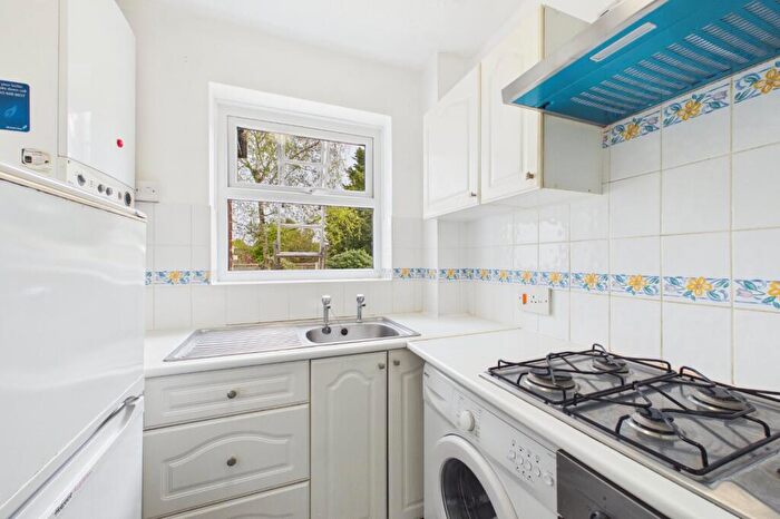 1 Bedroom Semi Detached House To Rent In Simpson Close, Maidenhead, Berkshire, SL6