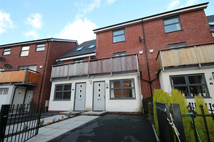 4 Bedroom Semi-Detached House To Rent In Houseman Crescent, West Didsbury, Manchester, M20