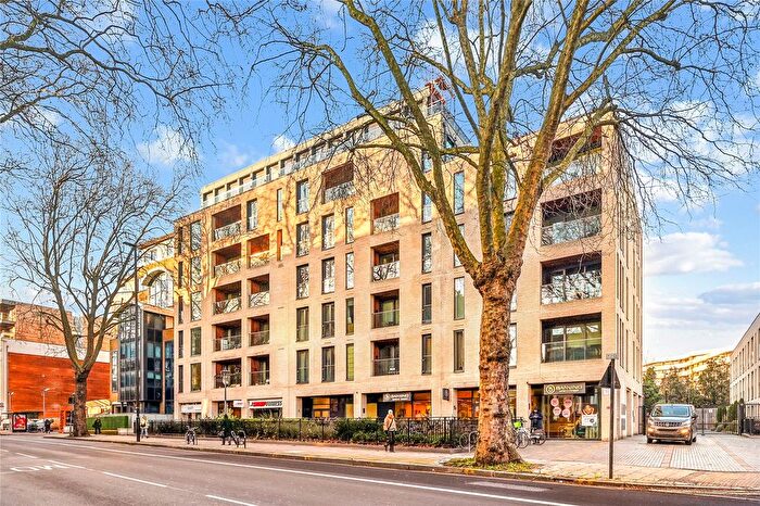 2 Bedroom Flat For Sale In Chiswick High Road, London, W4