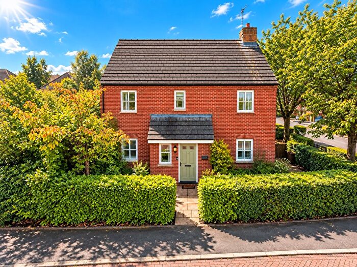 4 Bedroom Semi-detached House For Sale In Willow Hey, Saughall, Chester, Cheshire, CH1